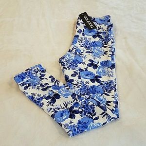 Boohoo Blue Floral Leggings NWT 6