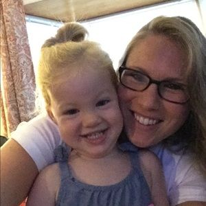 Meet your Posher, Maura