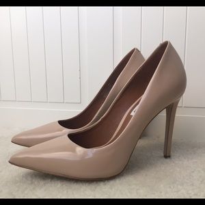 Steve Madden Nude Pumps