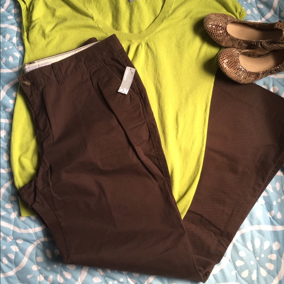 Old Navy Pants - Brown khakis