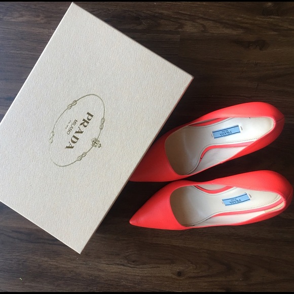 [SOLD] Authentic Prada Pumps - Picture 1 of 3