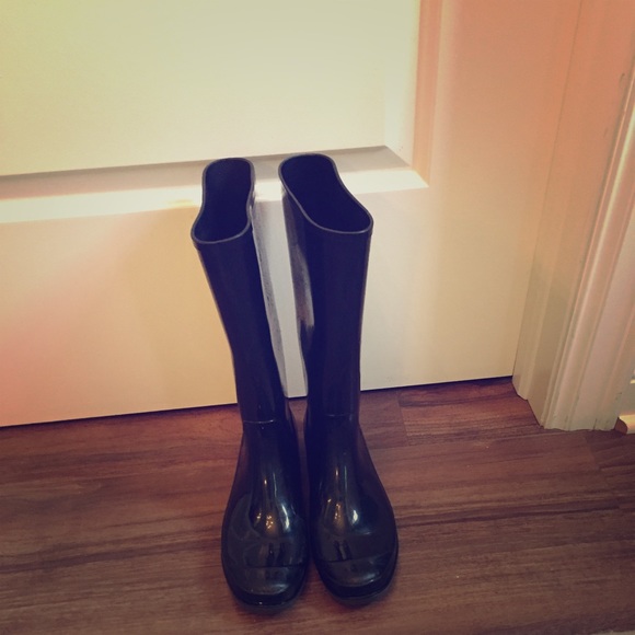 Rain boots