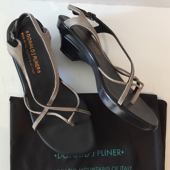 New Donald Pliner couture "Chava" leather sandals
