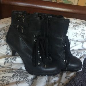 Report combat boots with a heels