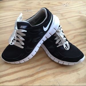 Nike tennis shoes- more colors available🎉