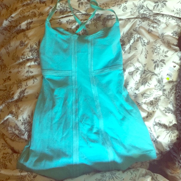 Lululemon top.