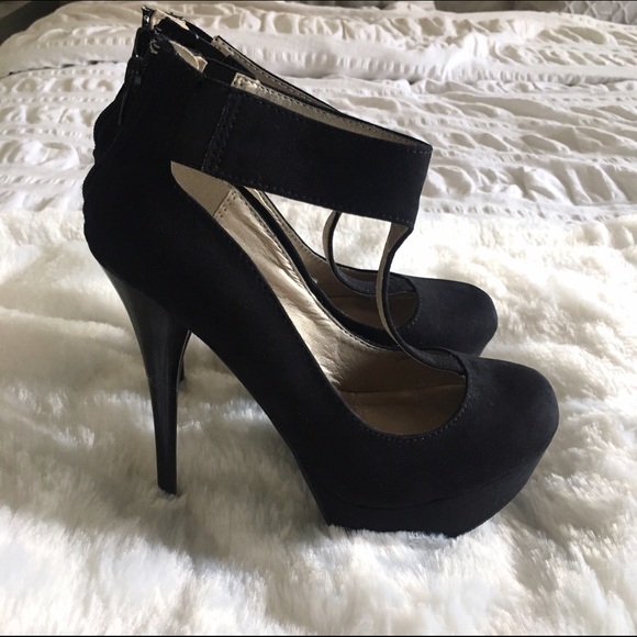 T-strap heels - Picture 3 of 4