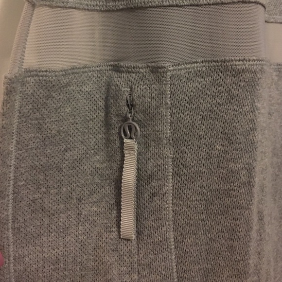 Lululemon Infinity Scarf in Gray