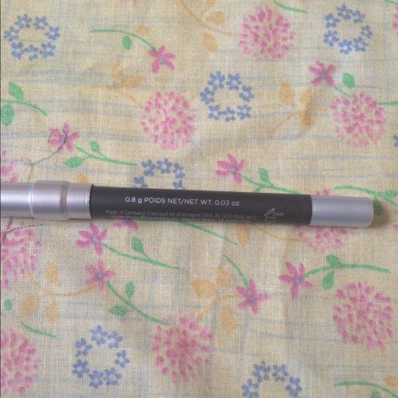 ❌SOLD❌Travel size Urban Decay eyeliner - Picture 3 of 3