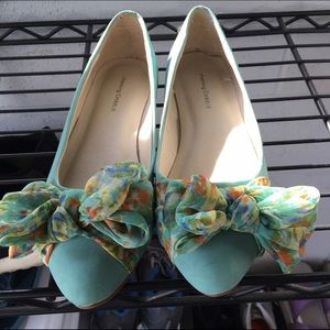 Adorable teal flats