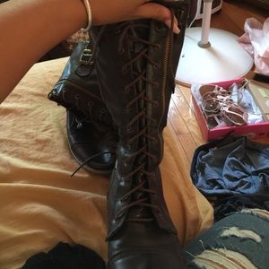 Combat boots