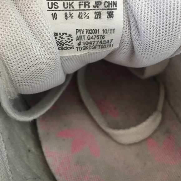 Adidas shoes - Picture 4 of 4