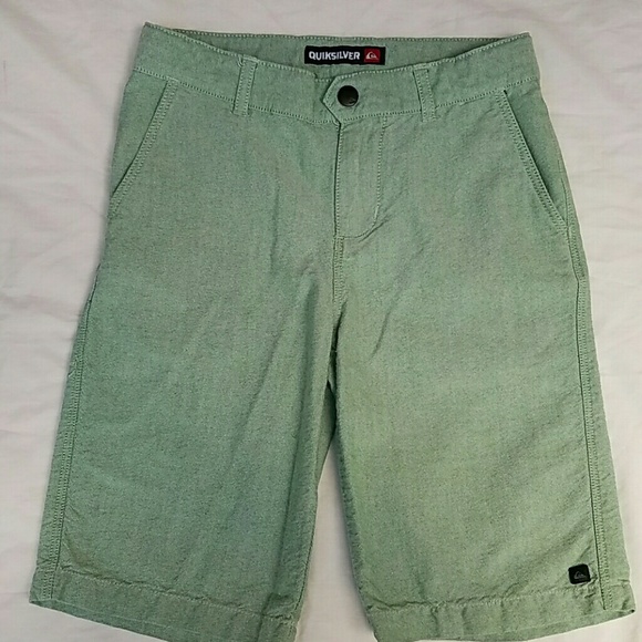 QUICKSILVER BOYS SAGE GREEN SHORTS, SZ 7