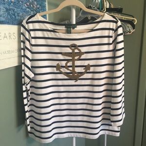 Three quarter sleeve top