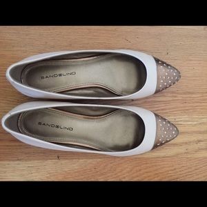 Bandolino flat/tiny wedge heel