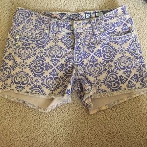 Miss Me Patterned Shorts