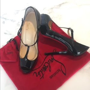 🚩SOLD🚩Christian Louboutin Pump