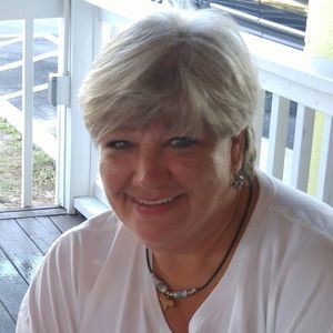 Meet your Posher, Debbie