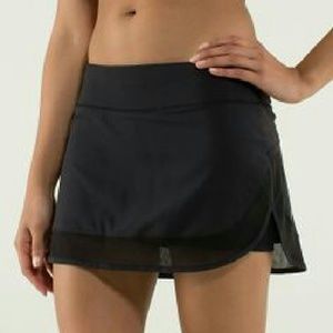 Lululemon Hotty hot skirt, NWT
