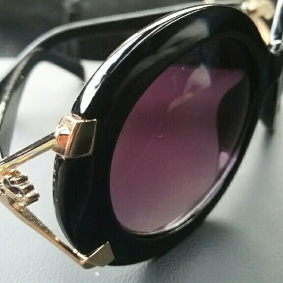 Sunglasses - Picture 4 of 4