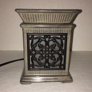 Scentsy Full size "Jane" warmer