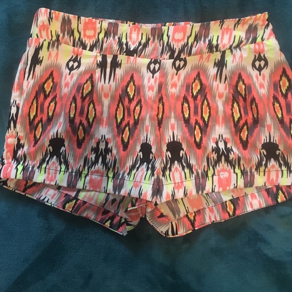 Bright print high waisted shorts - Picture 1 of 3
