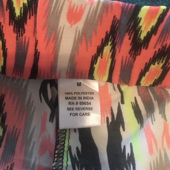 Bright print high waisted shorts - Picture 3 of 3