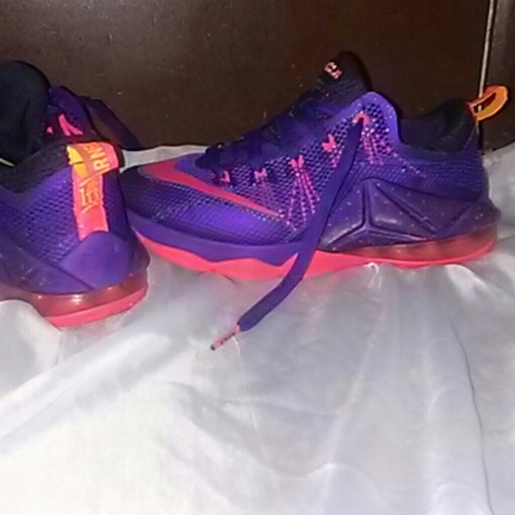 Nike Lebron 25  sneakers size 5Y worn only 5x - Picture 3 of 3