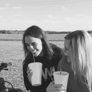 Meet your Posher, Tia