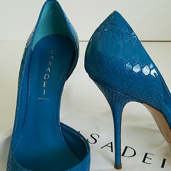 Snake Embossed Casadei heels,size 10 - Picture 4 of 4