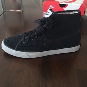 Brand new! Women's Nike Primo court mid suede