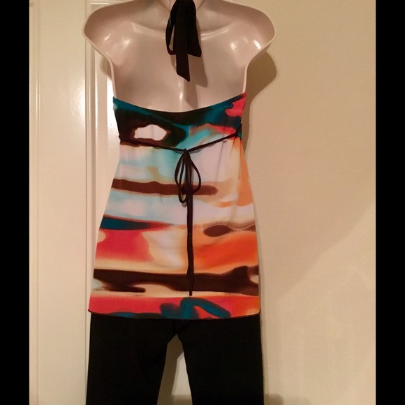 Halter top - Picture 2 of 3