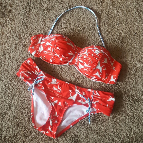 *MUST GO TODAY* NWOT Bird Print Red Bikini