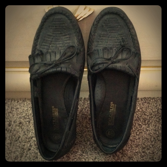 Black shoes
