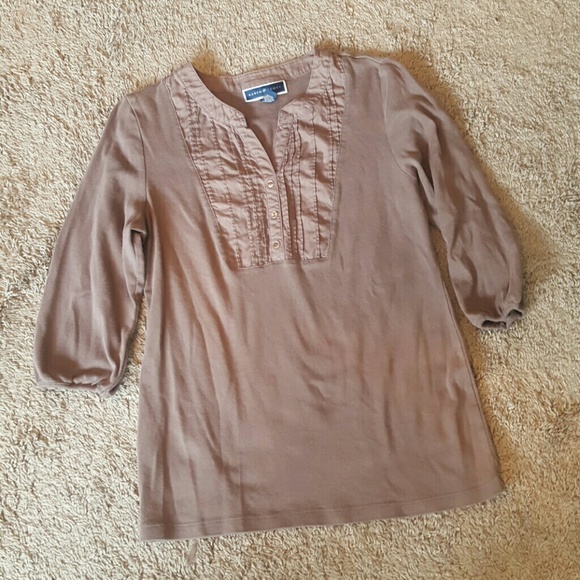 *must go* Taupe 3/4 length cotton top