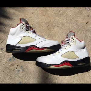 Jordan 5 fire red
