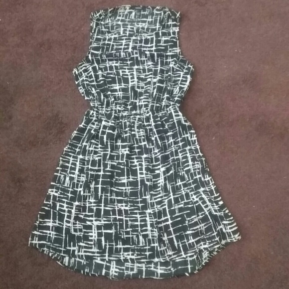 Pretty black and white dress - Picture 1 of 3