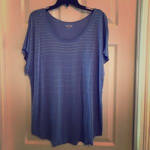 Casual top with accent beads