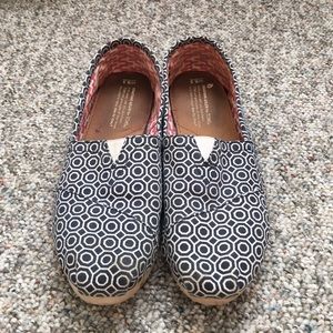 Patterned Toms