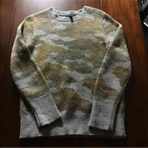NWOT Banana Republic camouflage sweater