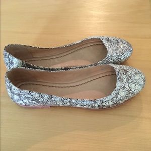 Frye 'Carson' ballet flats.