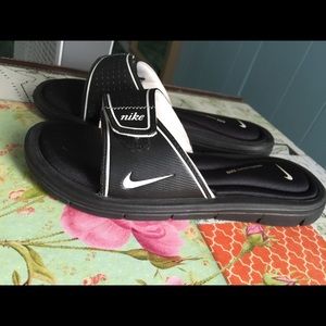 Nike slides