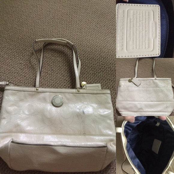 🎉🎉 Reduced price 🎉🎉Well loved coach purse.
