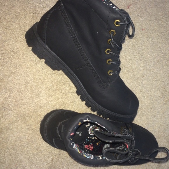 Black Rue 21 Tims