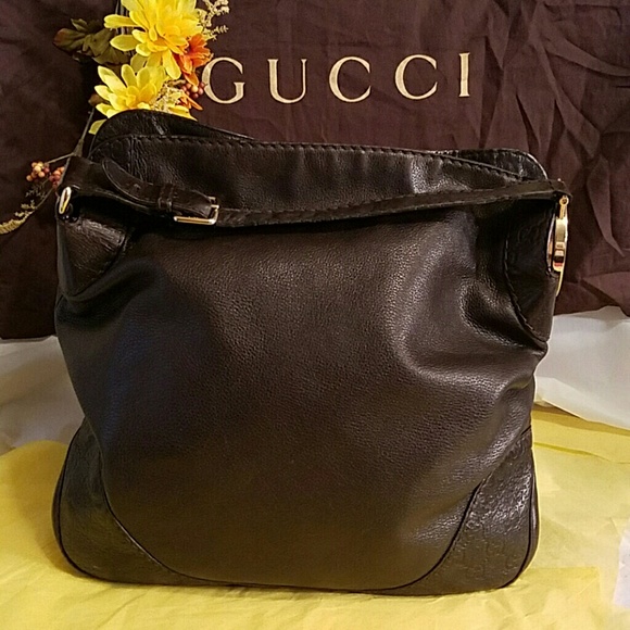 ** RESERVEDFOR @hismrs ONLY**Authentic Gucci Hobo
