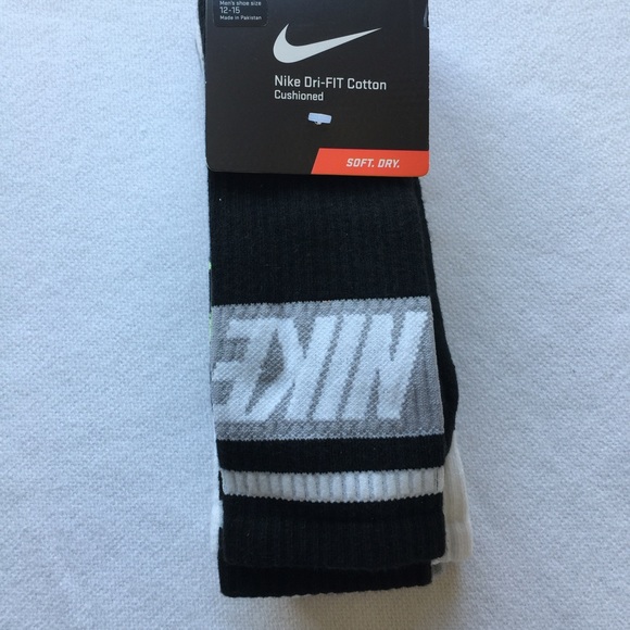 3 pairs Nike Dri-Fit Socks - Picture 2 of 4