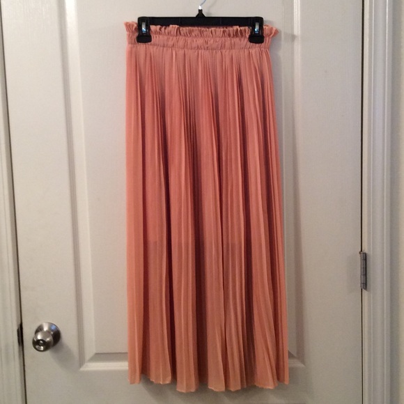 Dresses & Skirts - Peach long pleated skirt.