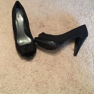 Fioni Black Heels - Size 11W
