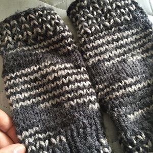 Knit fingerless gloves
