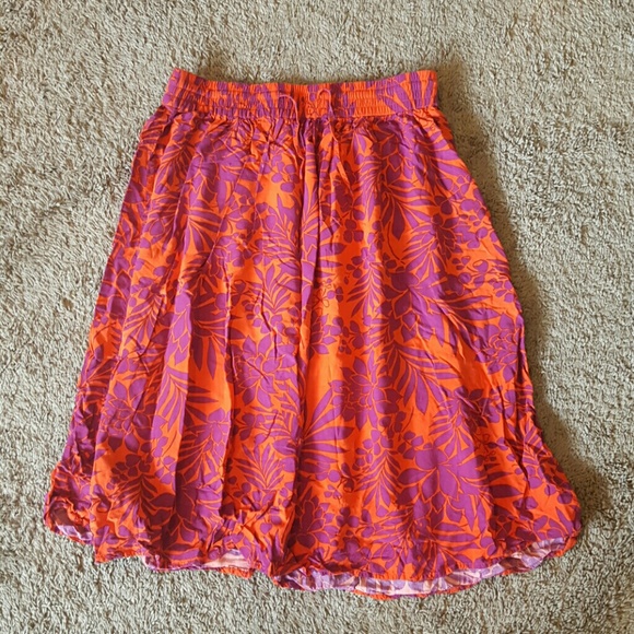 *MUST GO TODAY* Fuschia Coral Elastic Floral Skirt